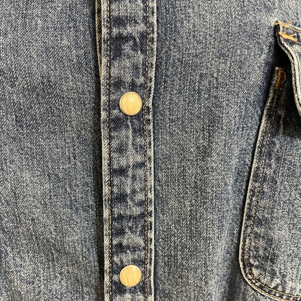 New LUCKY BRAND Womens Washed Denim Snap Front Button Down Shirt Large - Picture 4 of 11